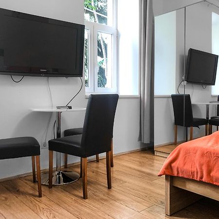 Relaxing 2-Bed Apartment For Extended Visits Відень Екстер'єр фото